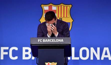 كان يحمل قميص برشلونة وينتظر تجديد عقده كان يحمل قميص برشلونة وينتظر تجديد عقده