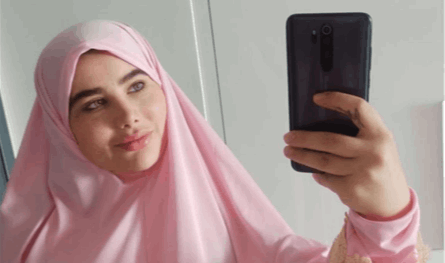 فاجأت الجميع بارتدائها الحجاب.. انجي خوري تطل في أول فيديو لها بعد غياب طويل شاهدوا كيف بدت فاجأت الجميع بارتدائها الحجاب.. انجي خوري تطل في أول فيديو لها بعد غياب طويل شاهدوا كيف بدت