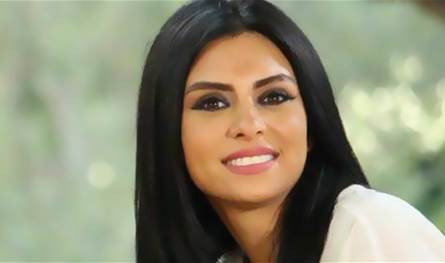 زواجها لم يدم طويلاً… فنانة لبنانيّة تعيش قصّة حبّ جديدة حبيبها قام بتقبيلها تعرفوا إليه (فيديو) زواجها لم يدم طويلاً… فنانة لبنانيّة تعيش قصّة حبّ جديدة حبيبها قام بتقبيلها تعرفوا إليه (فيديو)