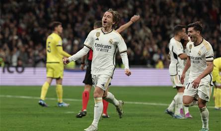 ريال مدريد يضرب فياريال برباعية ويتصدر موقتاً ريال مدريد يضرب فياريال برباعية ويتصدر موقتاً