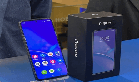 الكشف عن الهاتف الذكي R fon الروسي الصنع الكشف عن الهاتف الذكي R fon الروسي الصنع