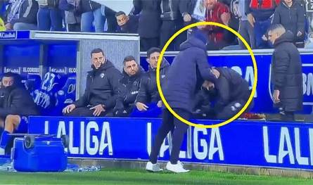 جن جنونه.. مدرب يفقد أعصابه بعد هدف قاتل! (فيديو) جن جنونه.. مدرب يفقد أعصابه بعد هدف قاتل! (فيديو)
