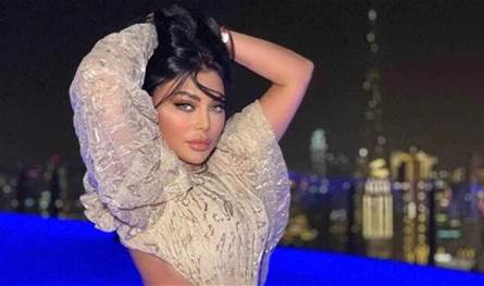 بفستان ضيّق أظهر مفاتنها.. هيفاء وهبي ترقص بدلع على المسرح وهذا ما فعله معجب! بفستان ضيّق أظهر مفاتنها.. هيفاء وهبي ترقص بدلع على المسرح وهذا ما فعله معجب!