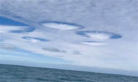 مشاهدة غيوم غريبة في السماء… إليكم هذا الفيديو مشاهدة غيوم غريبة في السماء… إليكم هذا الفيديو