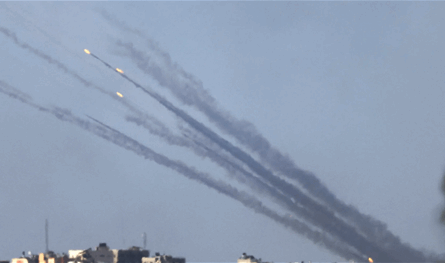 إسرائيل تقصف منصة إطلاق صواريخ شمالي غزة.. وهذا ما أعلنته