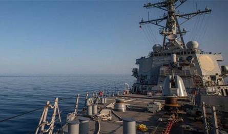 الجيش الأميركي: سفينة تابعة للتحالف تتصدّى لصاروخ حوثي فوق خليج عدن 