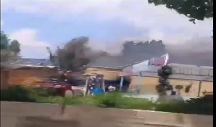 بالفيديو... حريقٌ كبير داخل مطعم في بعلبك