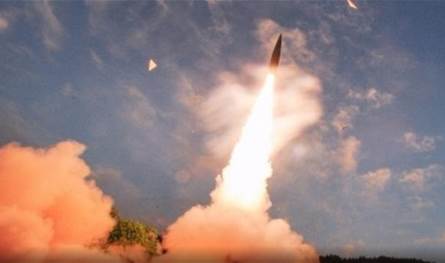 زعيم كوريا الشمالية يُشرف على اختبار صاروخ باليستي تكتيكي 