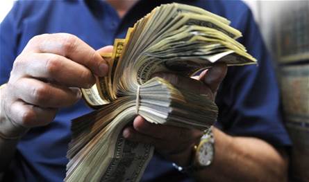 تقلبات الدولار… كم بلغ سعر السوق السوداء هذا المساء؟