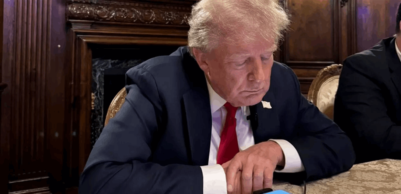 ترامب يحذر دول بريكس من استبدال الدولار.. ورسوم جمركية تلوح بالأفق