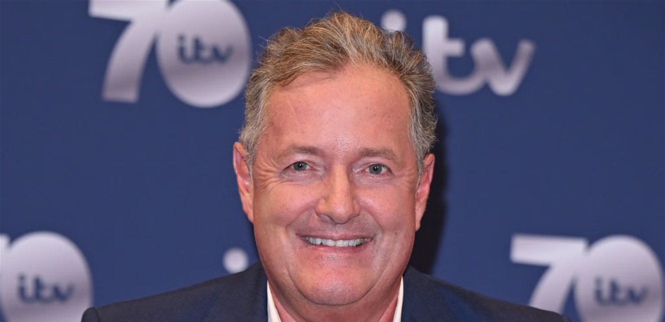 بسبب درجة صغيرة..  بيرس مورغان يُمنع عن الحركة لـ 3 أشهر