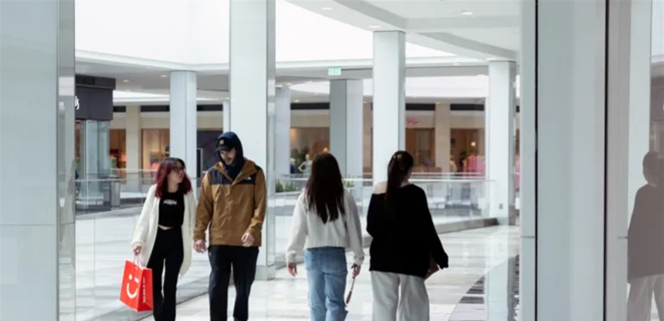 رسوم ترامب الجمركية.. سلاح تفاوضي يتحول إلى ضريبة على الأمريكيين