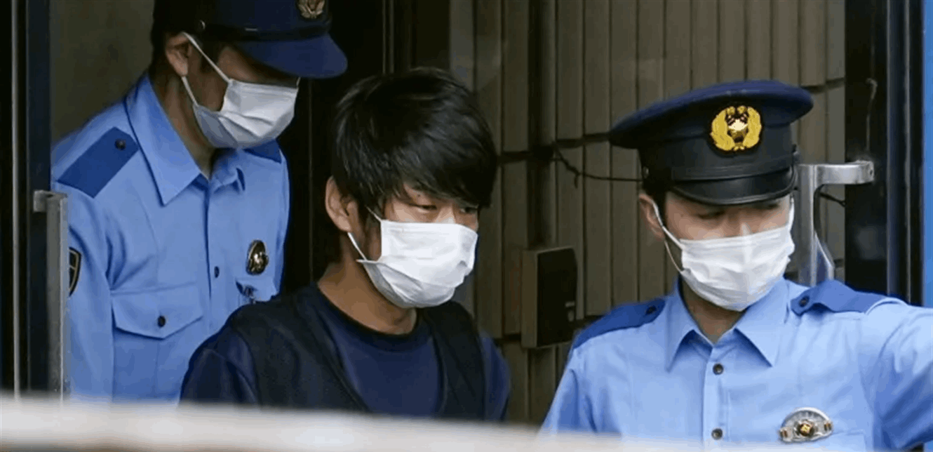 حكم صدر بحق قاتل رئيس الوزراء الياباني السابق