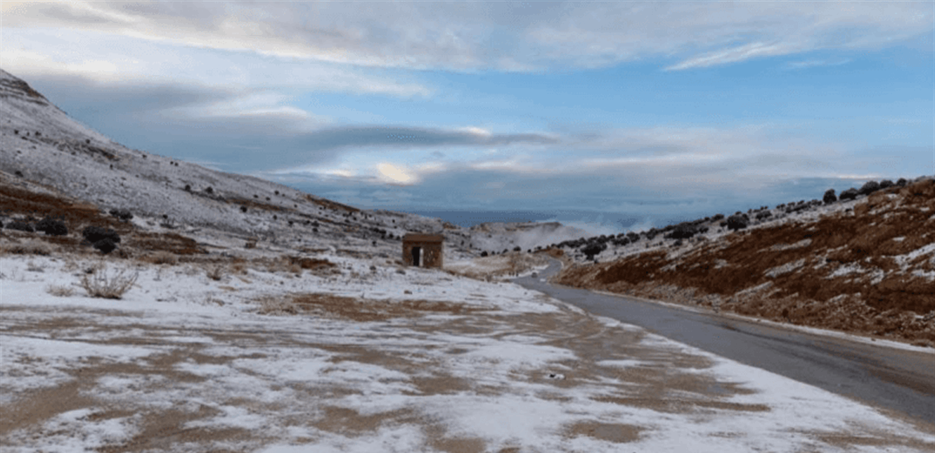 الجليد يعطل الحركة في جرد الضنية.. ويسبب أضراراً بالمزروعات