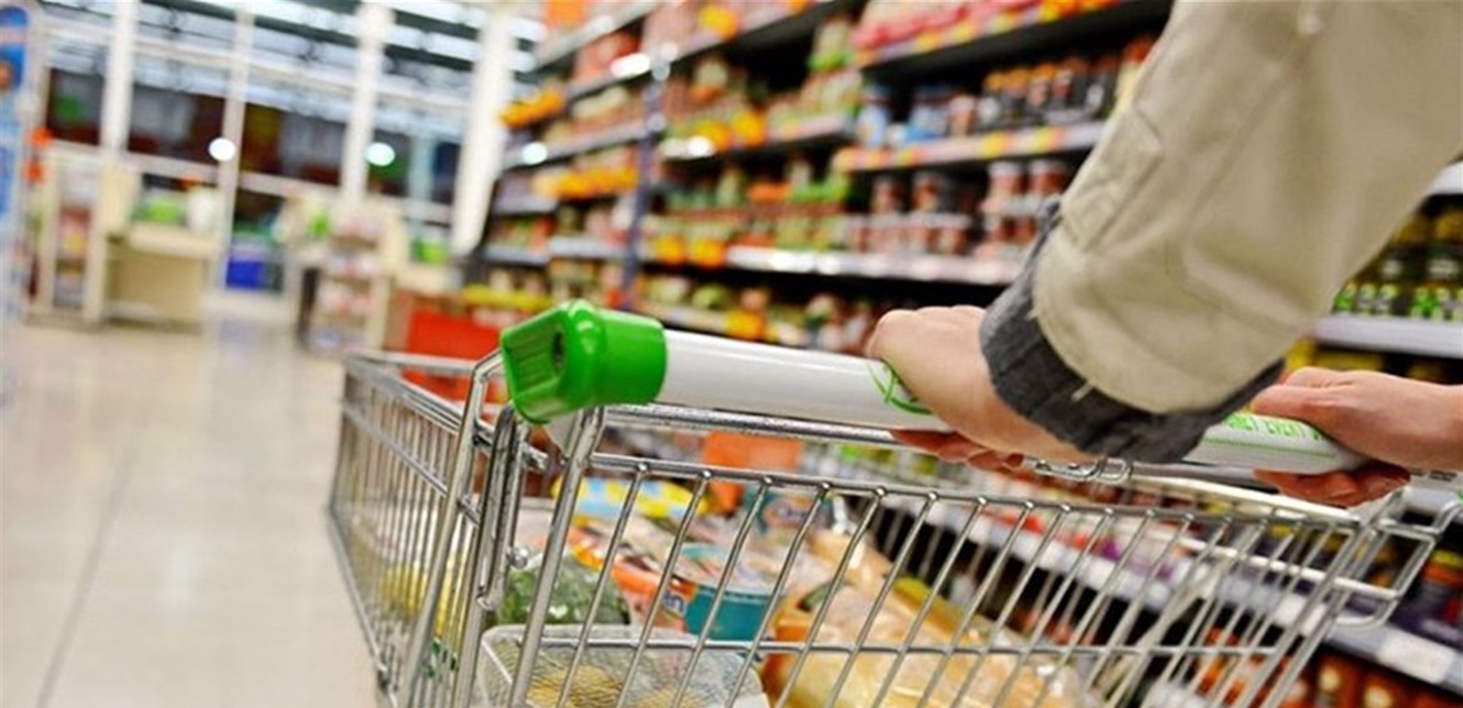 بالصورة... ختم سوبرماركت بالشمع الأحمر