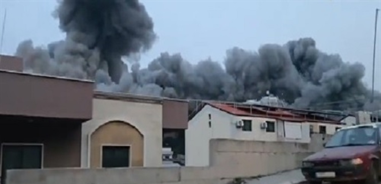 غارات عنيفة... بالفيديو شاهدوا لحظة إصابة الزملاء في قناريت 