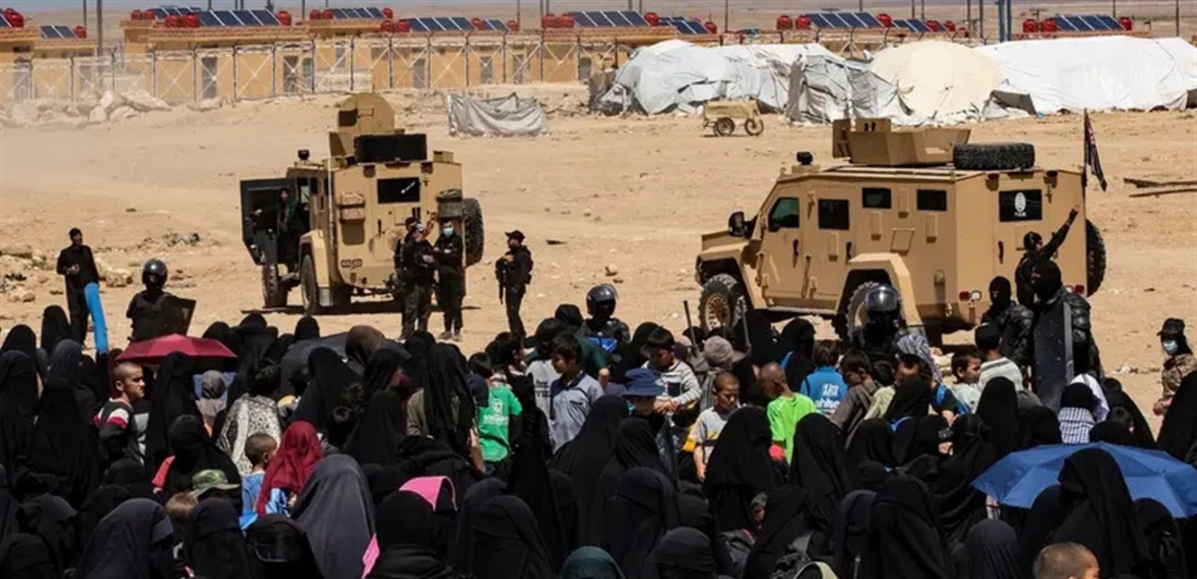 الجيش الأميركي يباشر عملية نقل معتقلي داعش من شمال شرقي سوريا إلى العراق