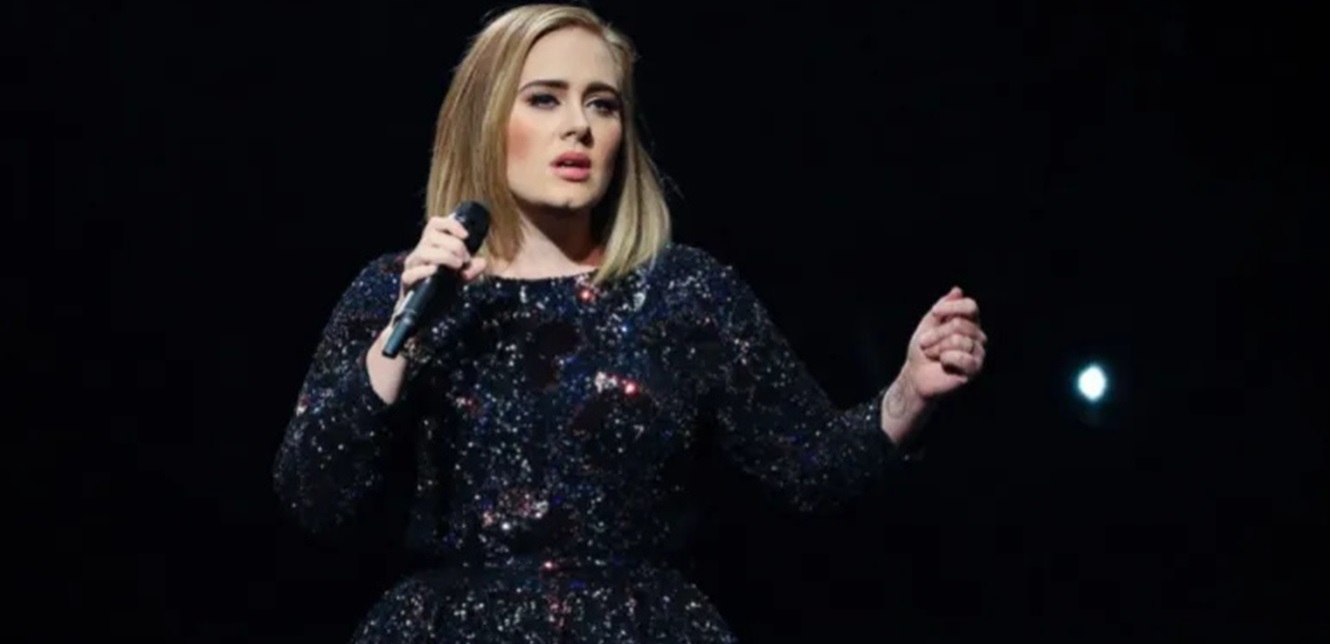 بقيمة 2.5 مليون دولار.. أديل تمنح خصمًا لمنسق أزيائها على عقار