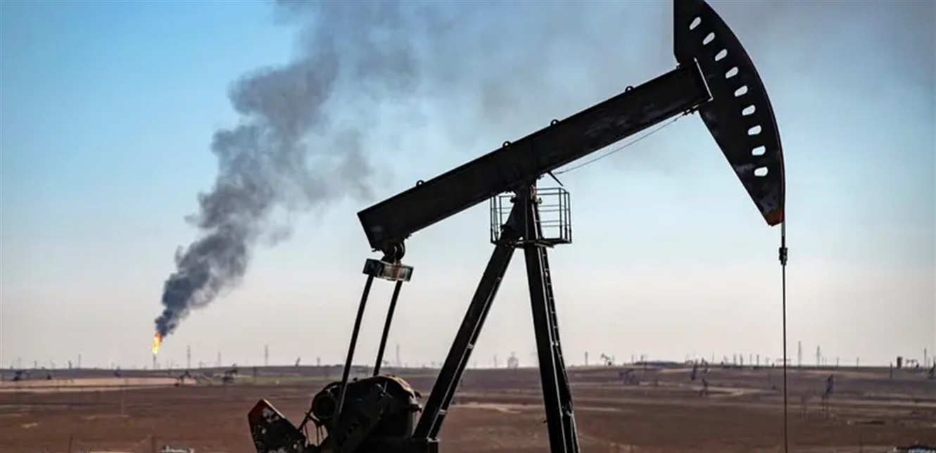 بعد سيطرة الجيش.. سوريا: هيئة الطاقة تبدأ أعمالها في حقول النفط بدير الزور