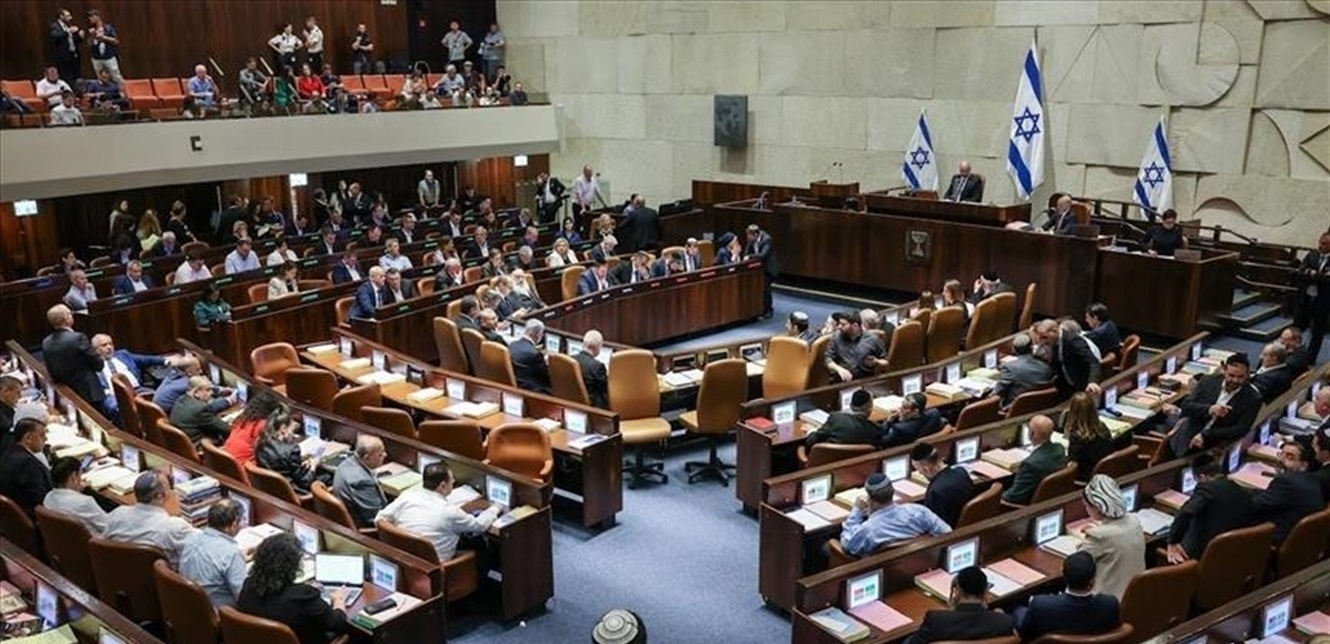 إسرائيل تعتمد قانونًا جديدًا يقيد عمل المعلمين الفلسطينيين في التعليم