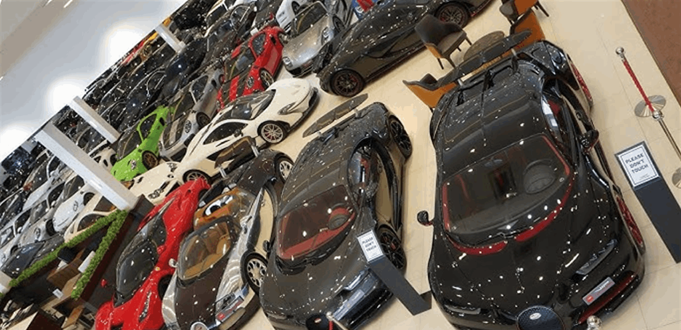 من معرض راقٍ.. اختفاء 26 سيارة فاخرة