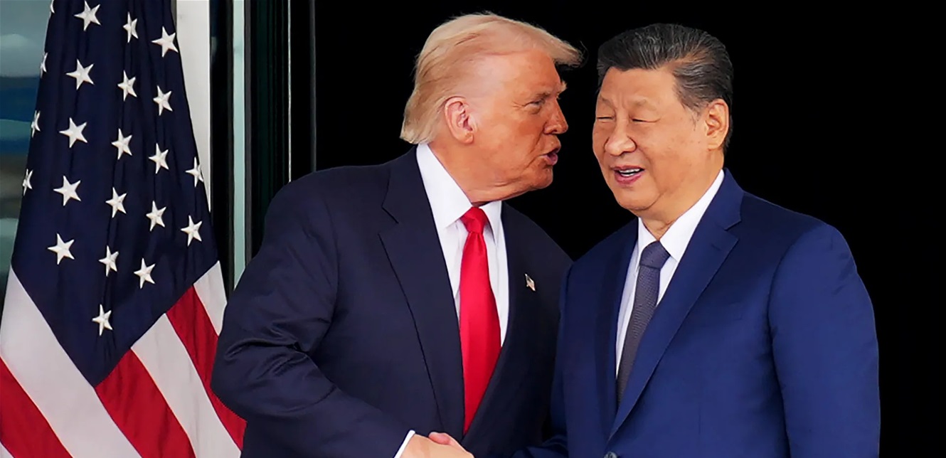 ترامب يشد الرحال إلى الصين... هل انتهت الحرب التجارية بين واشنطن وبكين؟