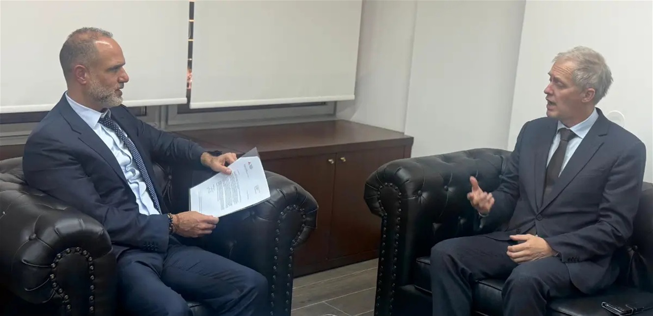 رسامني عرض مع سفير بلجيكا العلاقات الثنائية وتعزيز التعاون المشترك