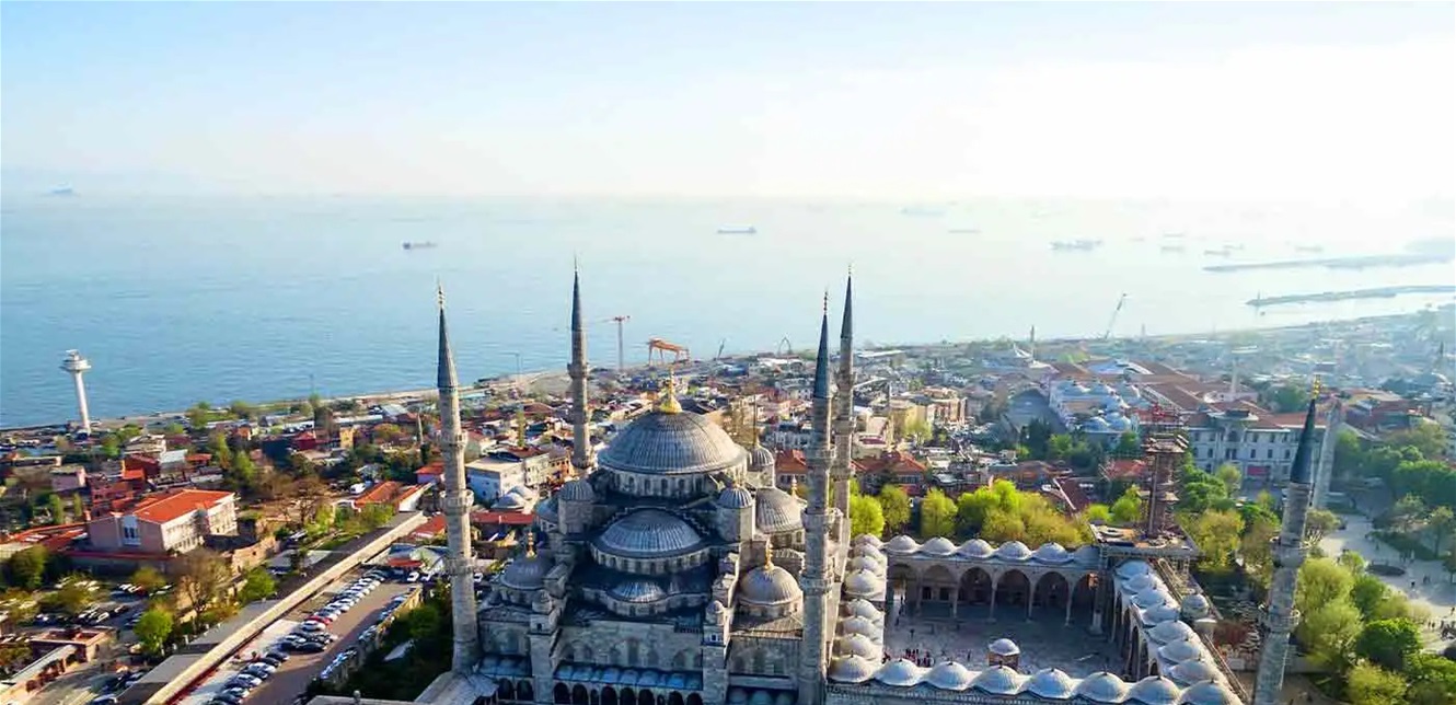 فيتش تعدل النظرة المستقبلية لتركيا إلى إيجابية