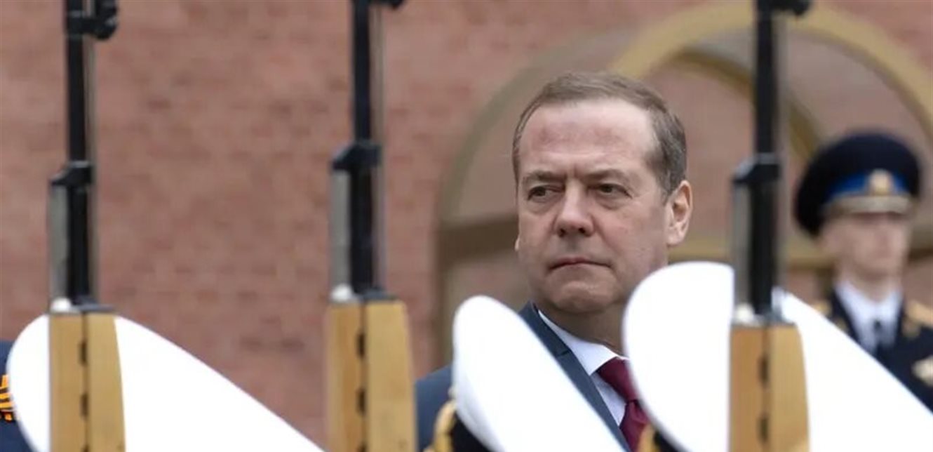 عشية جولة المحادثات الثلاثية الجديدة.. ميدفيديف: النصر بالحرب يهدف لمنع نشوب صراعات جديدة