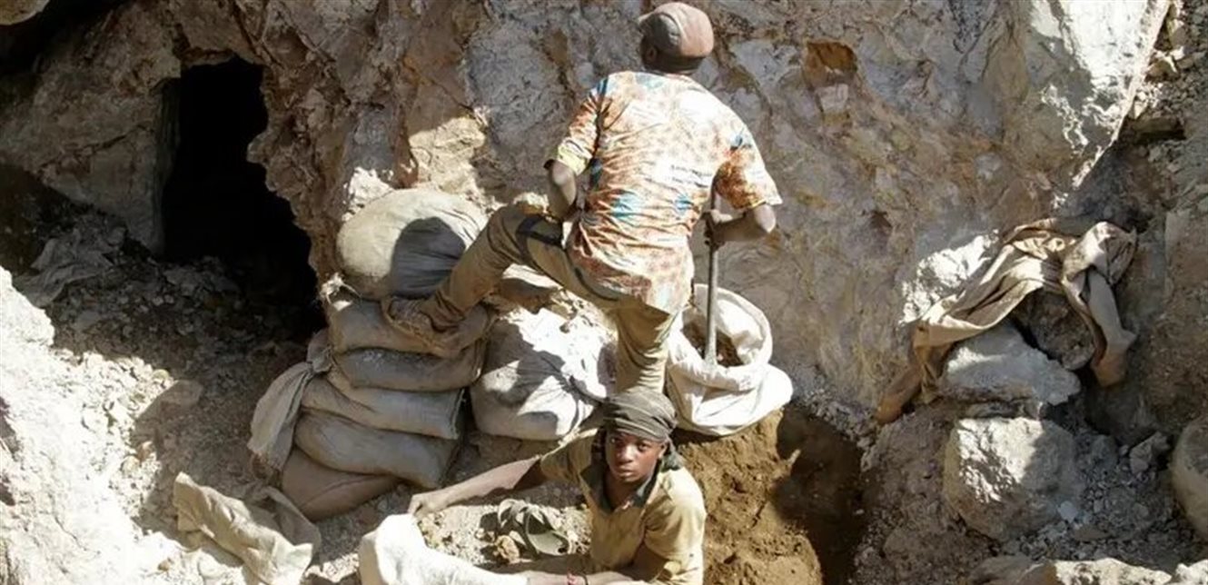 في كينشاسا.. مخاوف من مقتل 200 شخص بانهيار أرضي