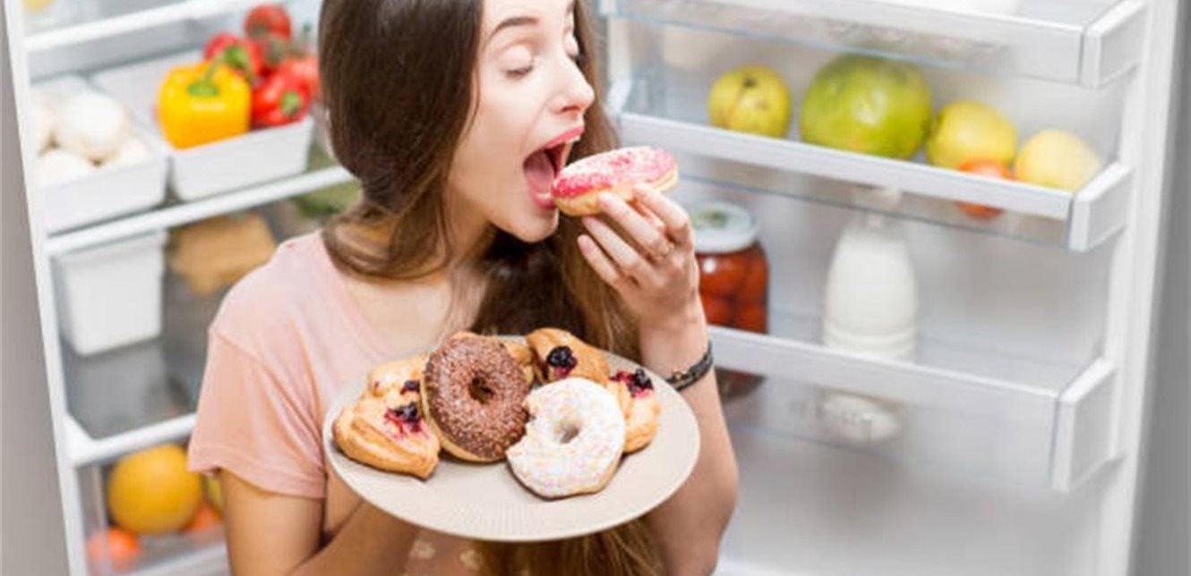 العادات الغذائية الخاطئة وأضرارها على الجسم