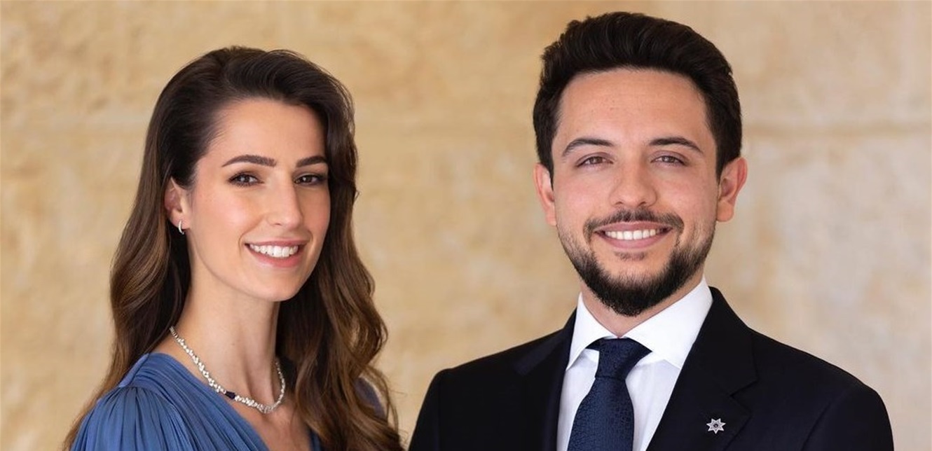 أول ظهور رسمي لخطيبة ولي العهد الأردني.. وقلادتها تلفت الأنظار (صور) – بوابة مشاهير