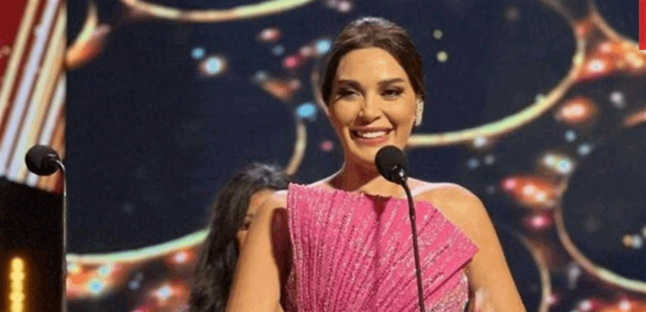 فيديو يرصد ماغي بو غصن تقول “لا تصفّقوا لها” عند صعود سيرين عبد النور على المسرح.. شاهدوا ماذا حصل – بوابة مشاهير