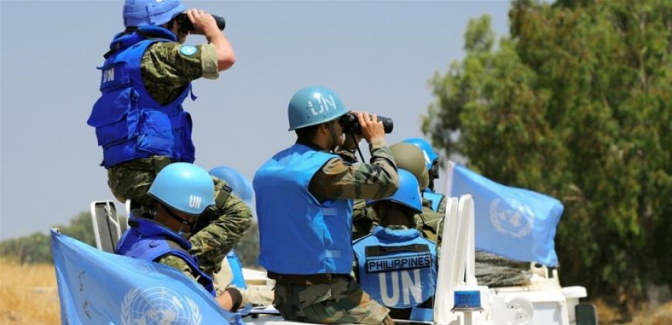 Первая миротворческая операция. Миротворцы ООН. Миротворческий контингент ООН. Миротворческие миссии ООН. Флаг миротворческих сил ООН.