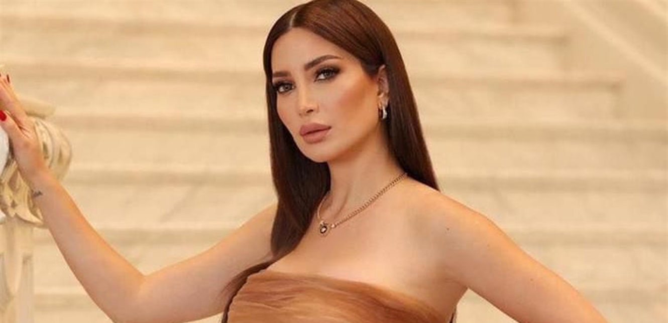 بروب الاستحمام.. نسرين طافش تستجم في المالديف من دون زوجها الجديد!؟ (صور)