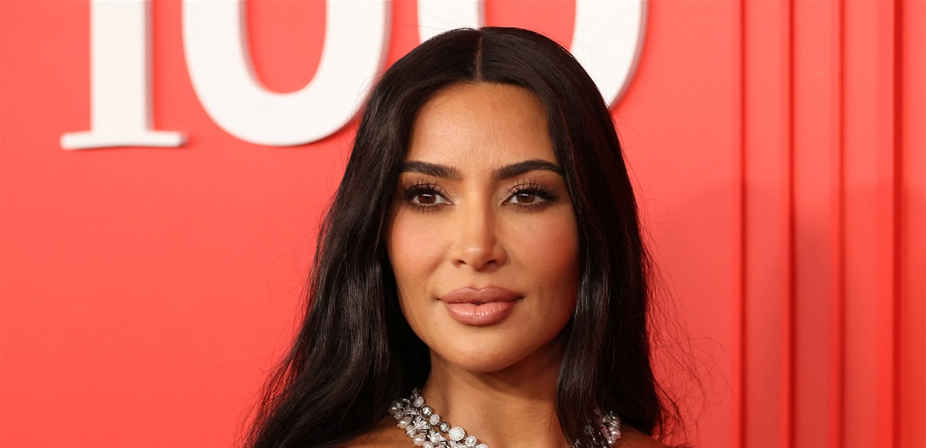 A trial in Paris…and Kim appears with millions of dollars worth of jewelry to confront her thieves