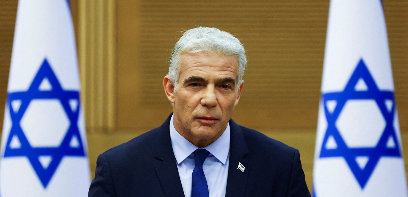 لابيد: نتنياهو فقد تأثيره دولياً وقطر وتركيا باتتا المشرفين الجدد على القطاع