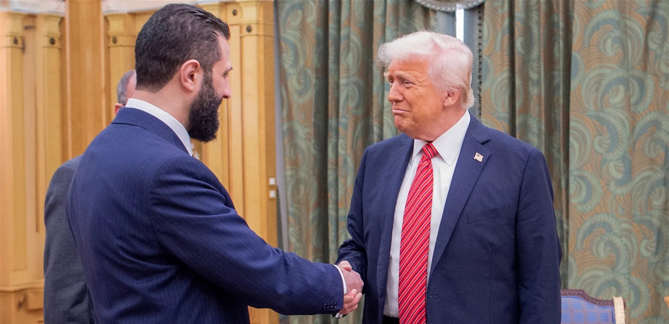 ترامب يطلب من الشرع إنهاء الاشتباكات مع الأكراد.. موقع أميركي يكشف