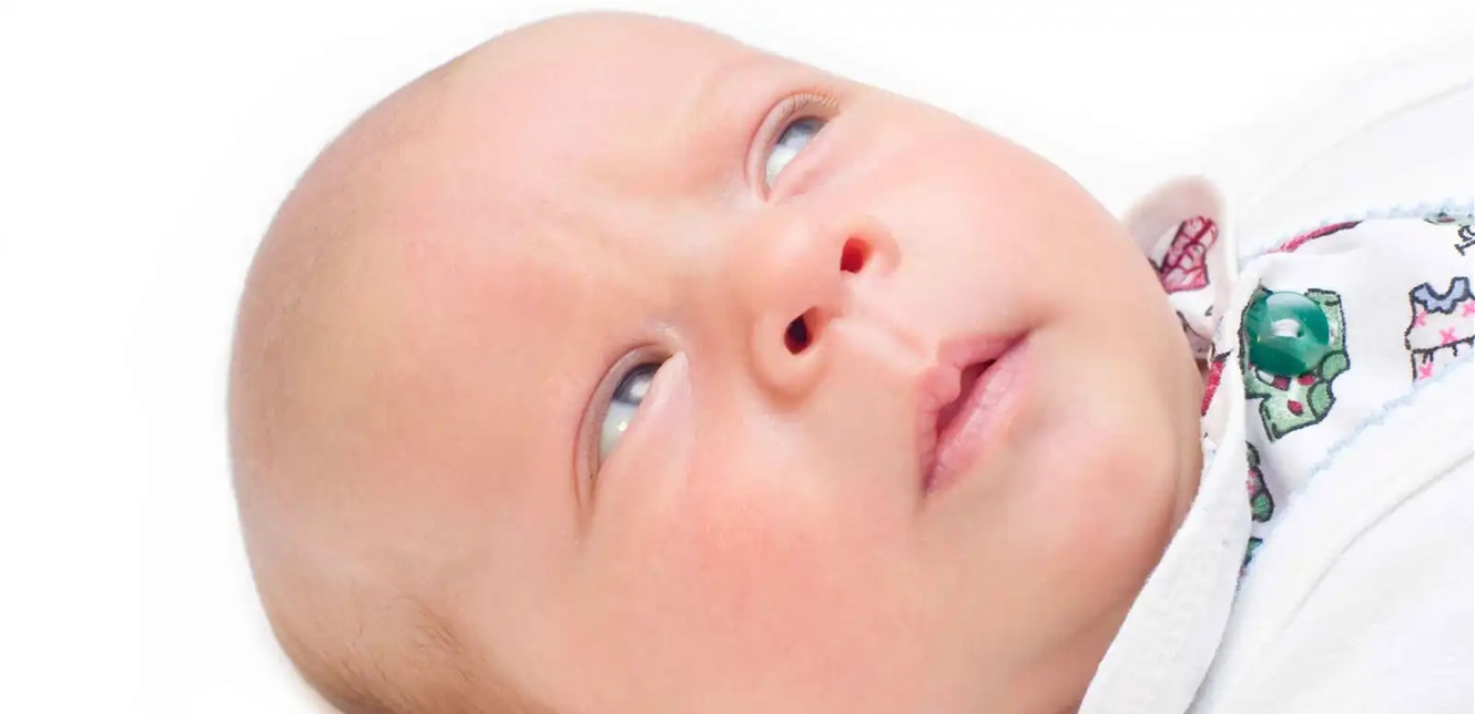 اهتزاز العينين عند الأطفال.. متى يكون مؤشراً للمرض وما هي سبل العلاج