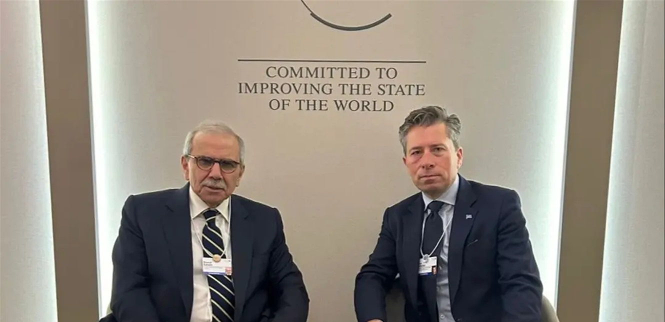 من دافوس.. سلام يبحث مع فليتشر تعزيز المساعدات للمناطق المتضررة