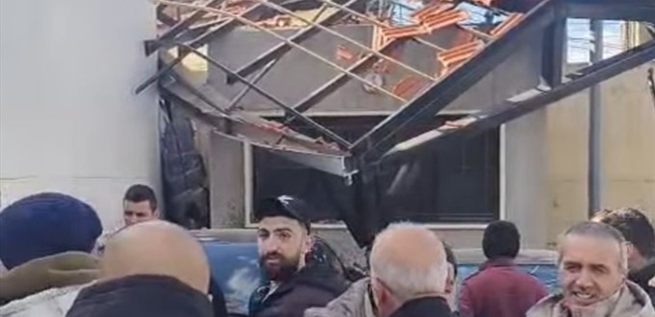 تدهور شاحنة عند نقطة المصنع الحدوديّة