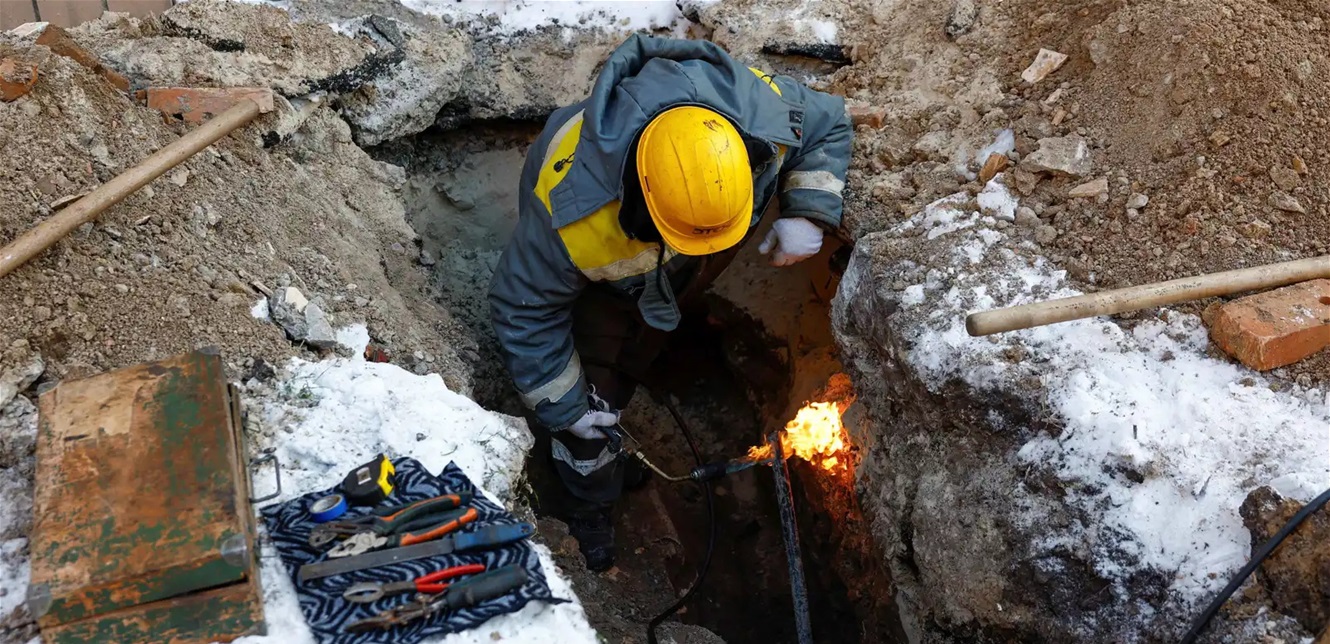 هجوم روسي يضرب كييف ويهدد السلامة النووية للمنشآت