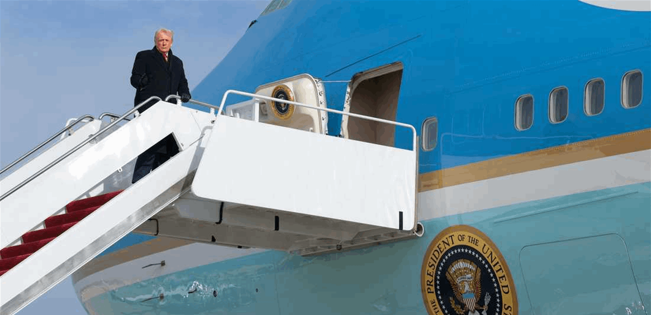 بعد إقلاعها.. اكتشاف مشكلة في طائرة ترامب أجبرته على العودة