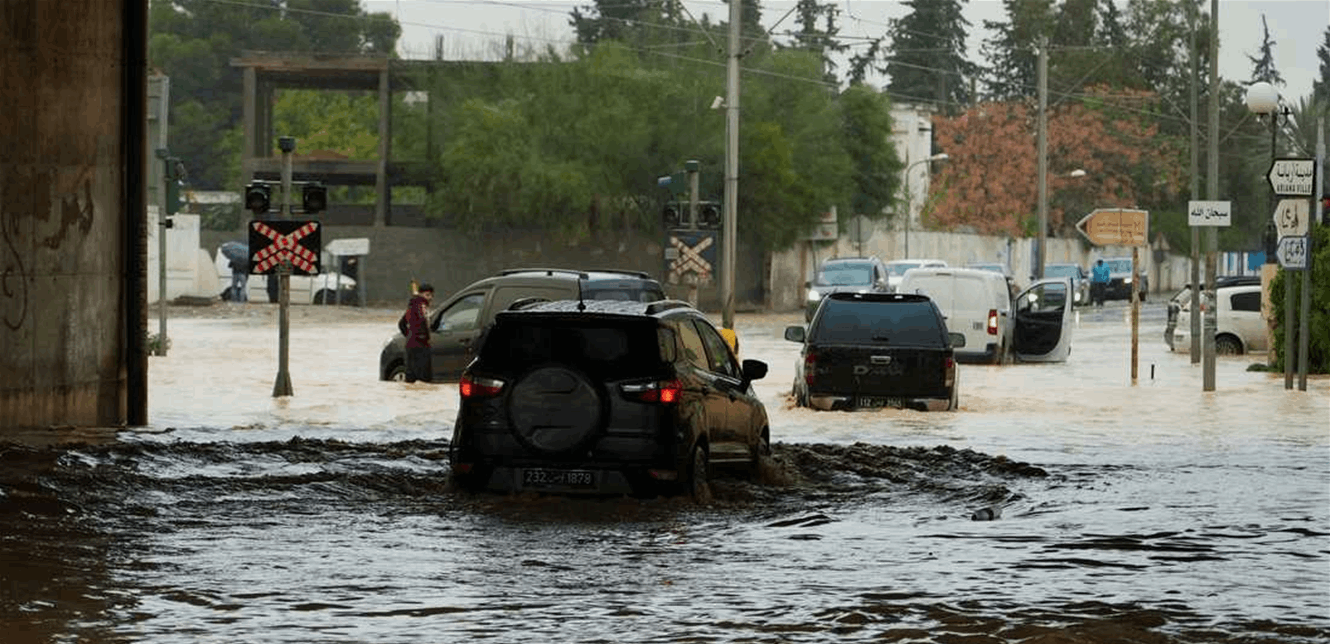 بالفيديو.. أمطار قياسية في تونس تتسبب بقتلى وفيضانات واسعة