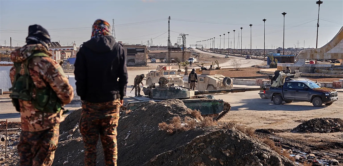 قوات الأمن السوري يدخلون مخيم الهول 