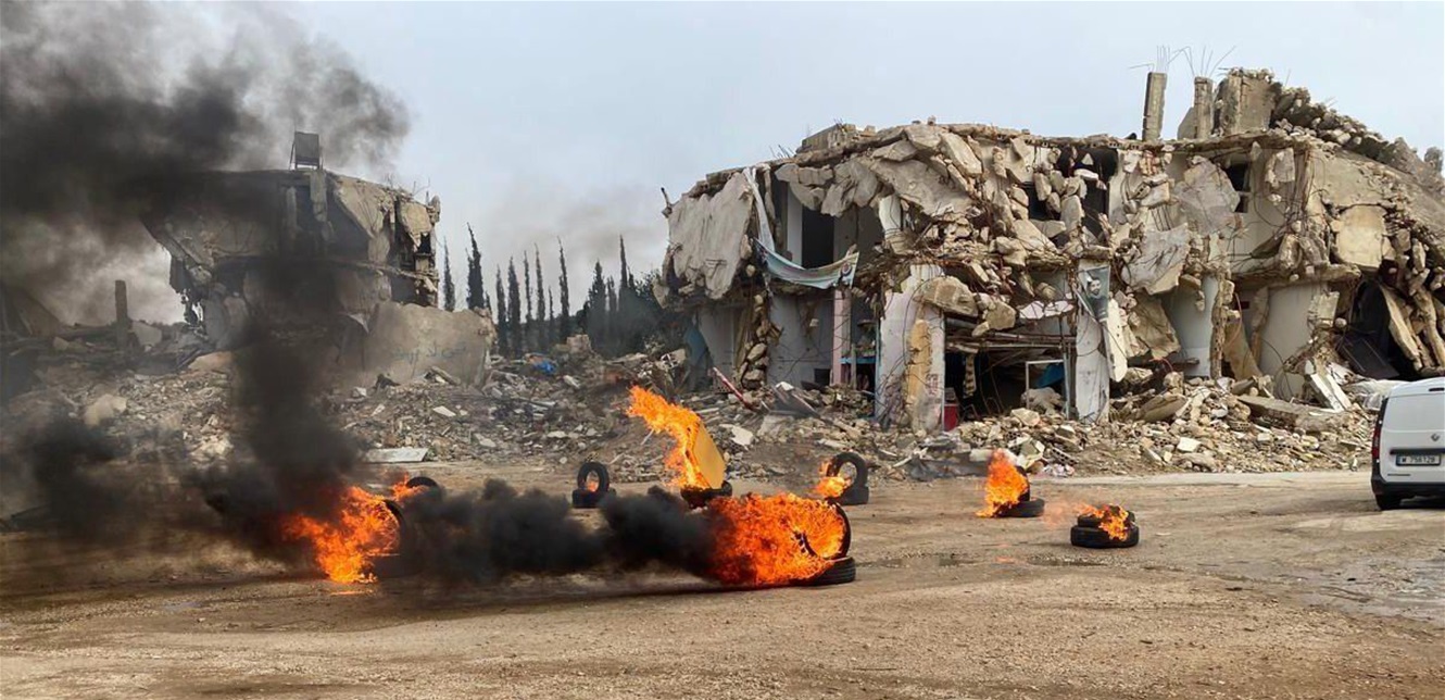 بالفيديو... إشعال إطارات في بلدة كفركلا الجنوبيّة