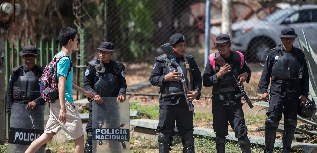 منظمة حقوقية: أكثر من 70 معتقلاً احتفلوا بإطاحة مادورو في نيكاراغوا