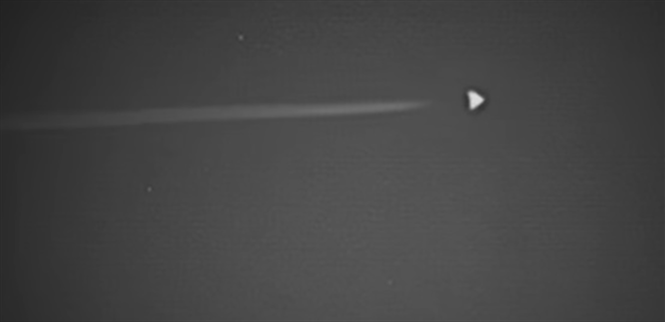 فوق المنطقة 51 المُثيرة للجدل... فيديو يُوثّق تحليق طائرة مثلثة غامضة