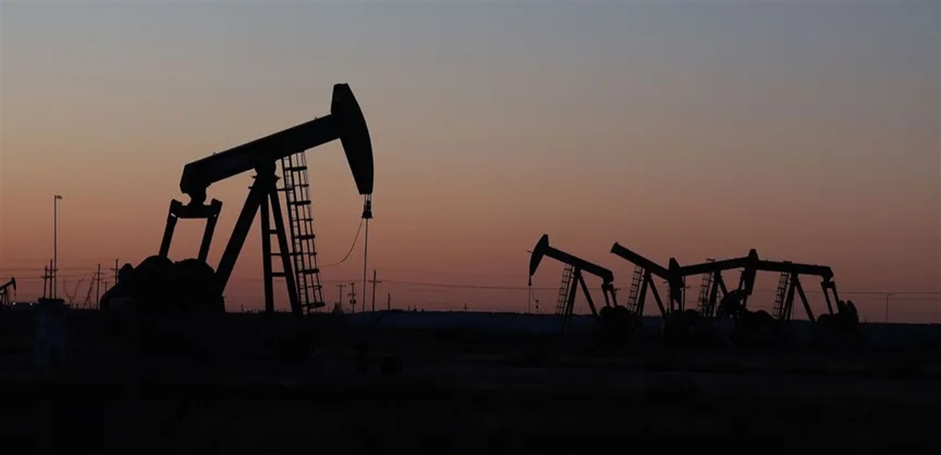 النفط يتراجع مع بوادر تقدم دبلوماسي في أوكرانيا