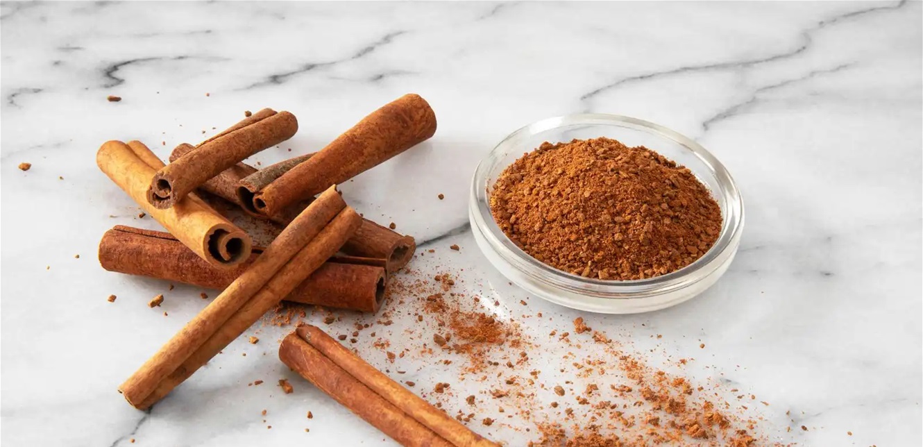 حقيقة أم شائعة؟ العلم يحسم الجدل حول فوائد القرفة لمرضى الضغط